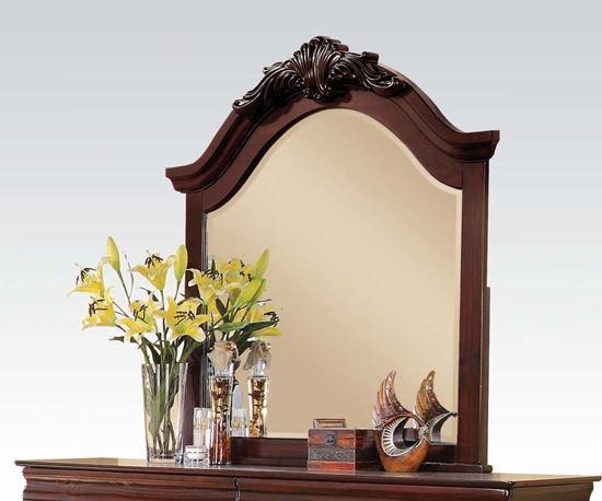 Picture of Gwyneth Mirror
